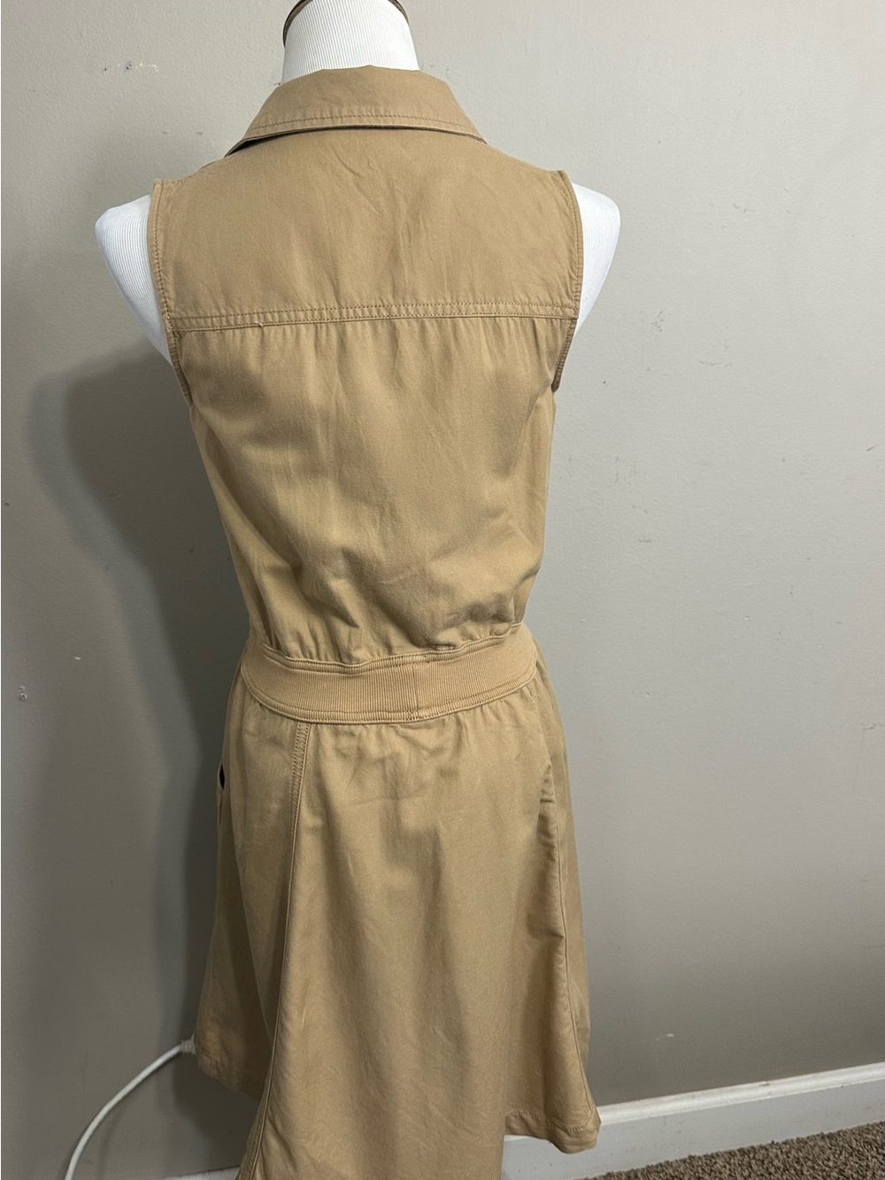 Tommy Hilfiger women’s XS Sleeveless Tie-Waist Shirt Dress in Camel - Picture 5 of 13